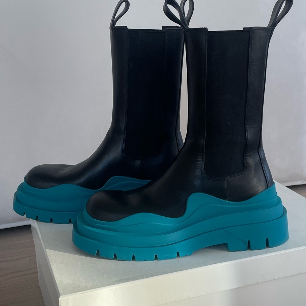 Authentic Bottega Veneta Black and Blue tire Heeled Boots
